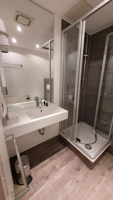 Nice Apartment In Modern Center Of Duesseldorf Ngoại thất bức ảnh